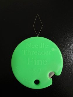 画像2: Needle Threader/Cutter  Green/Fine